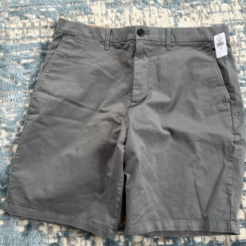 Gap short brand new